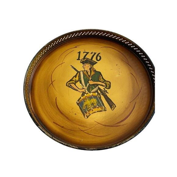 1776 Round Serving Tray Metal Painted Vintage - Picture 1 of 9